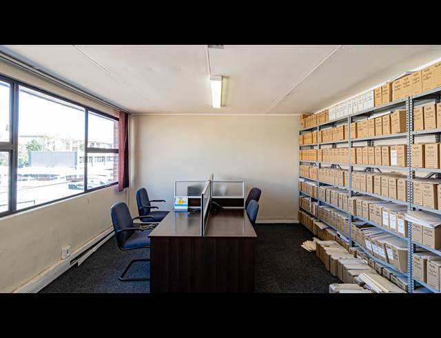 498M² OFFICE TO LET IN FERNDALE